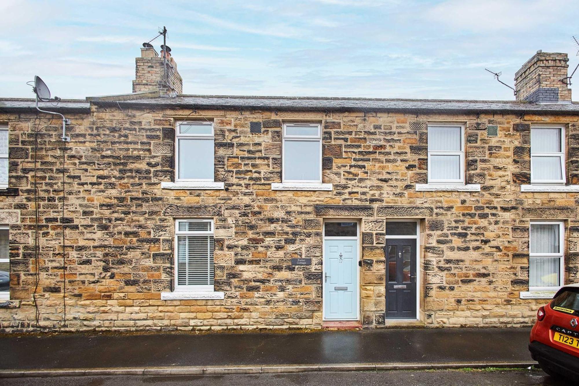 Host & - Porter Alnwick